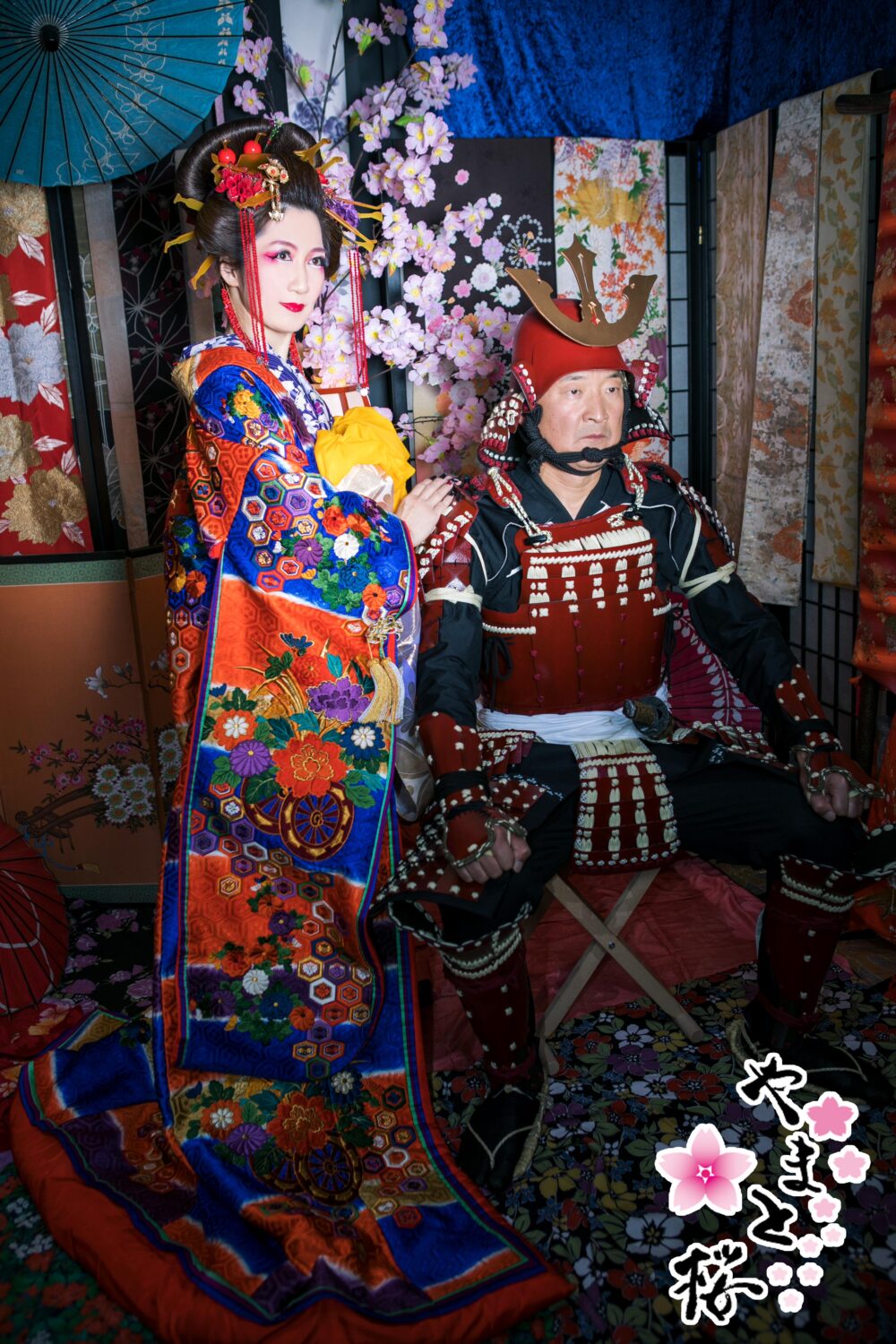 花魁と甲冑のカップル写真